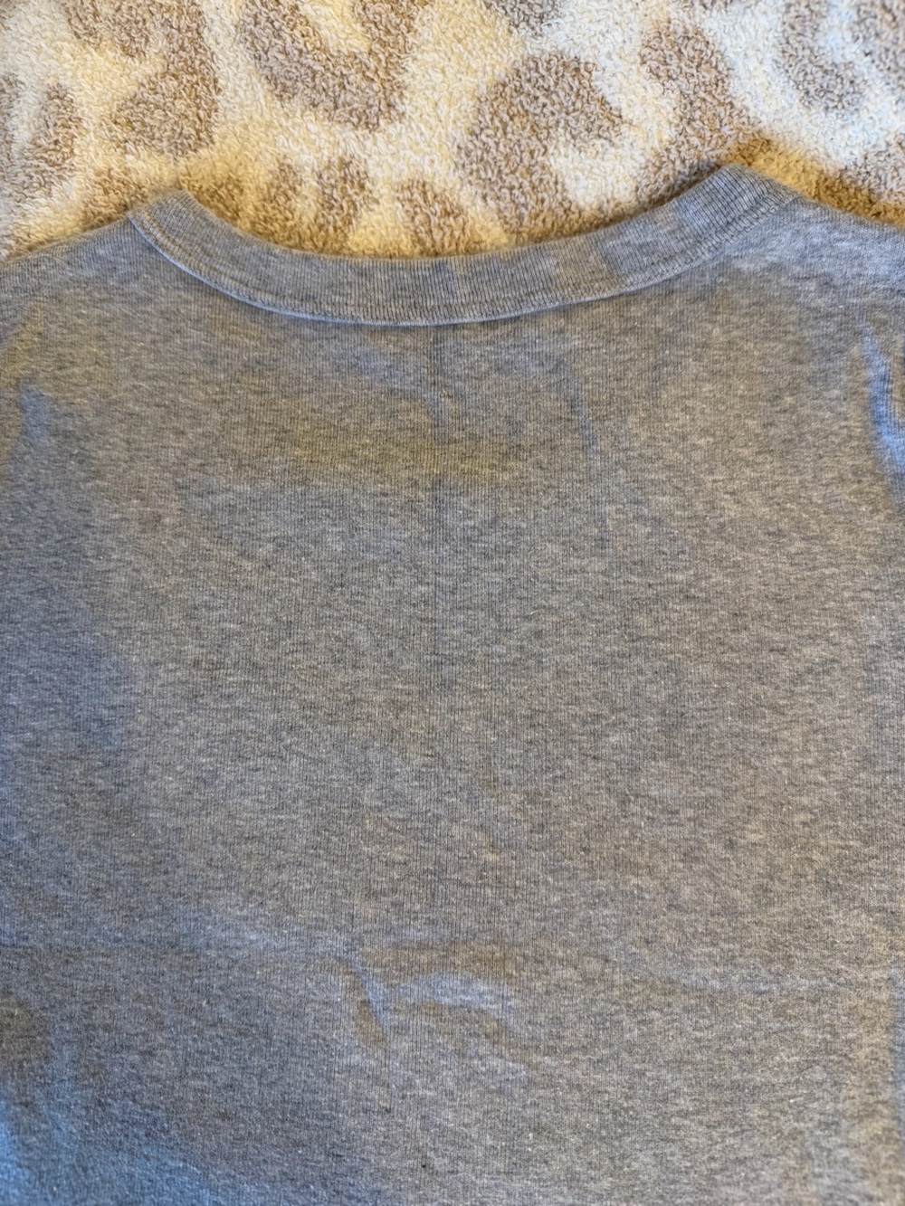 Brandy Melville Gray Short Sleeve Tee with Red "New York" Graphic - Picture 7 of 7
